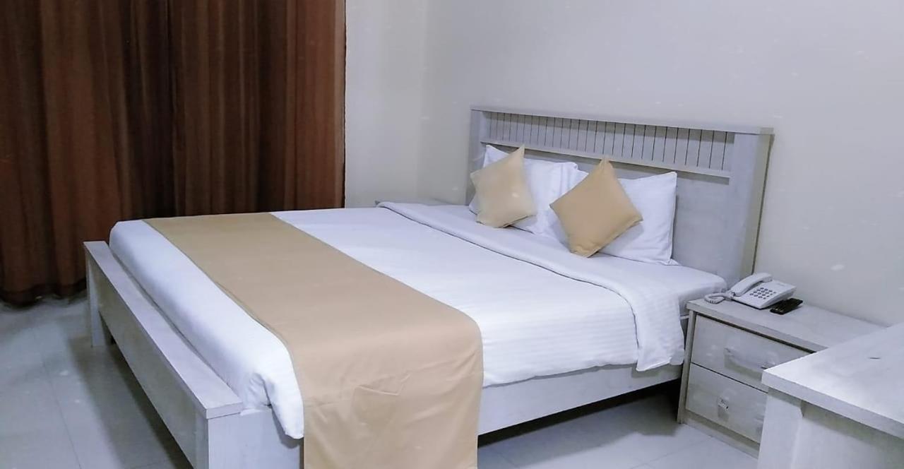 Al Khaleej Plaza Furnished Apartments Llc Аджман Екстериор снимка