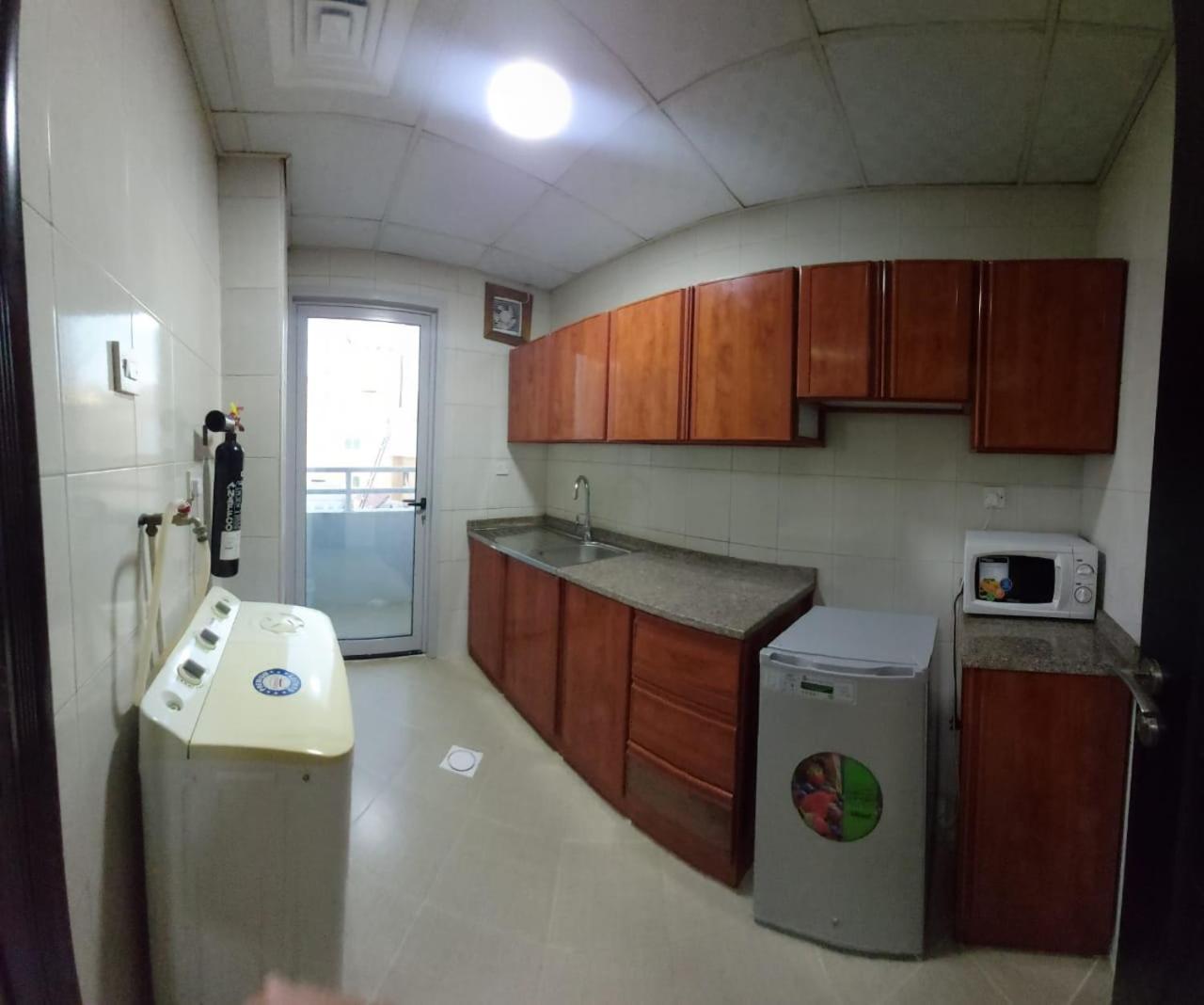 Al Khaleej Plaza Furnished Apartments Llc Аджман Екстериор снимка