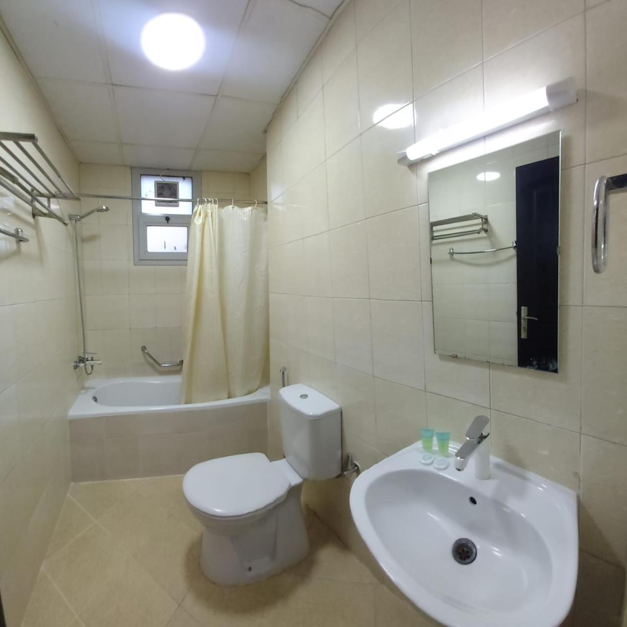 Al Khaleej Plaza Furnished Apartments Llc Аджман Екстериор снимка