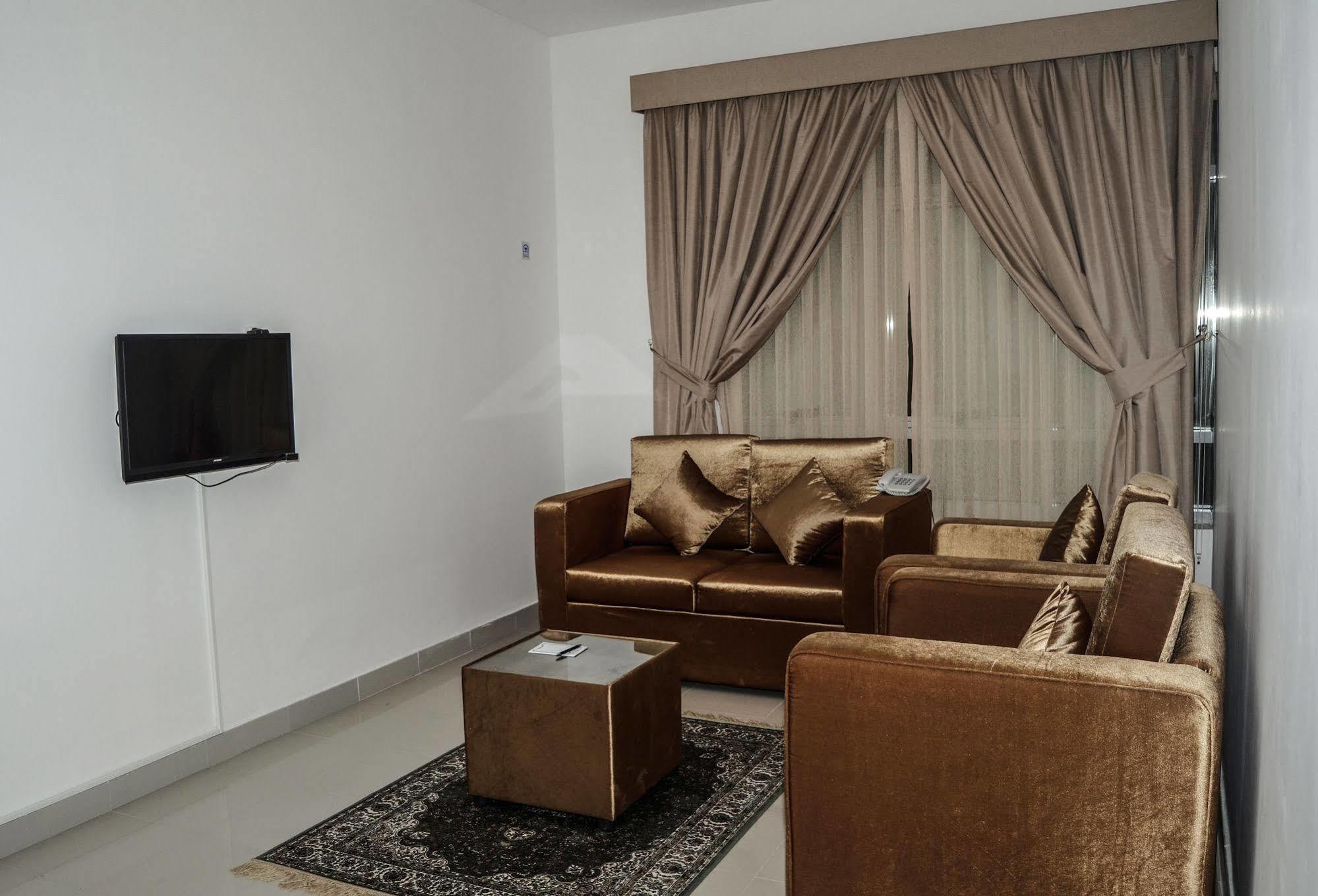 Al Khaleej Plaza Furnished Apartments Llc Аджман Екстериор снимка