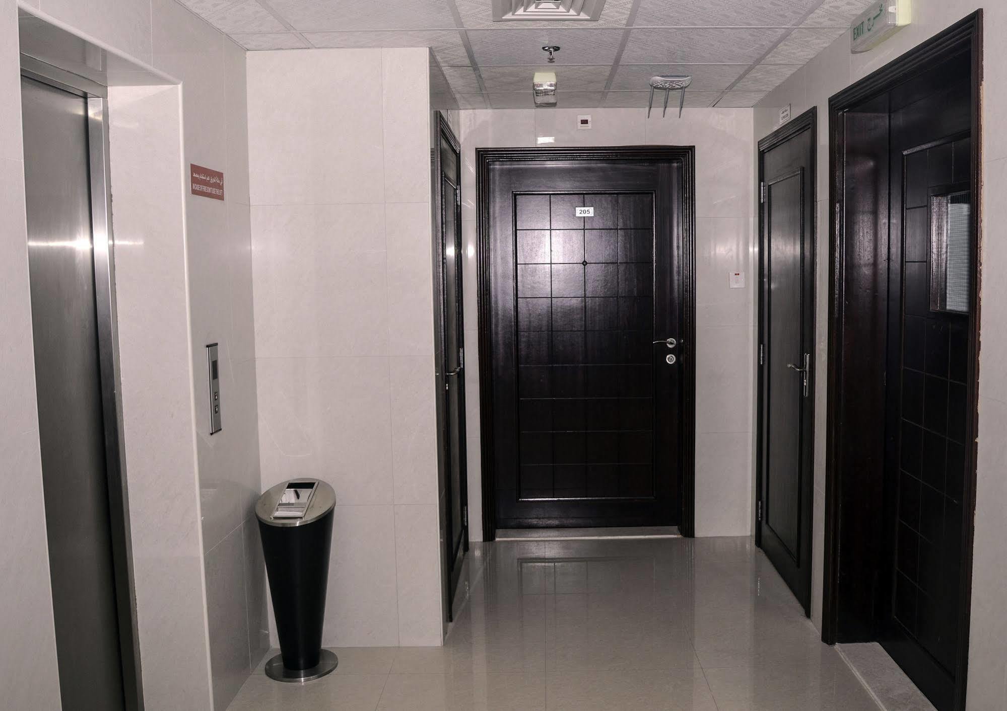 Al Khaleej Plaza Furnished Apartments Llc Аджман Екстериор снимка